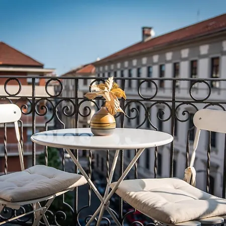 Luxury Regina Margherita Apartment